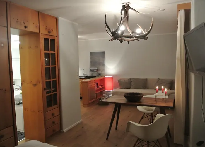 - Ausstattung - Lage