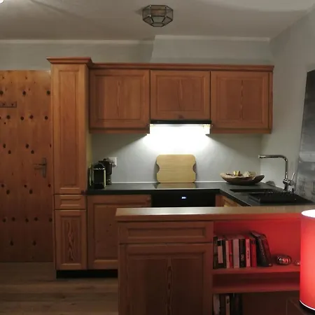 - Ausstattung - Lage Apartament