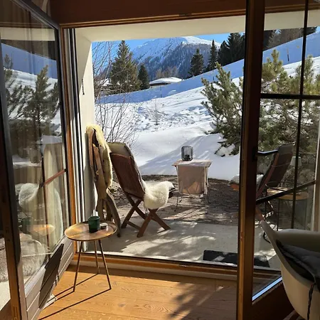 - Ausstattung - Lage * Davos