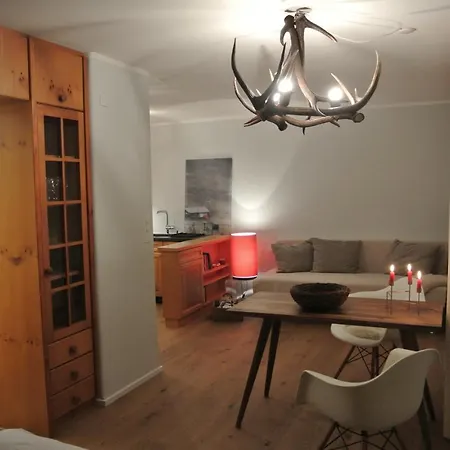 - Ausstattung - Lage